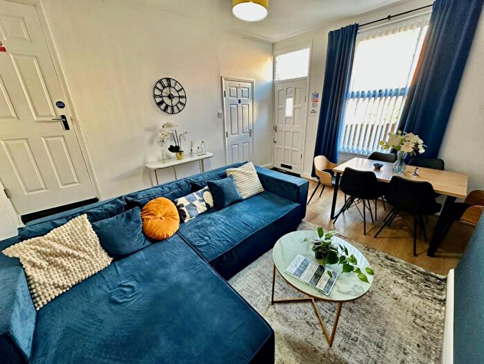 3 Bedroom House To Rent In Bexley Grove, Leeds, LS8