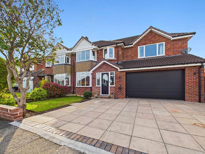 4 Bedroom Semi Detached House For Sale In Darnel Hurst Road, Sutton Coldfield, B75