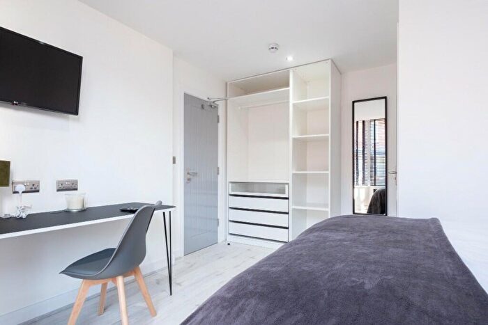 4 Bedroom House To Rent In Avondale Street, Lincoln, LN2