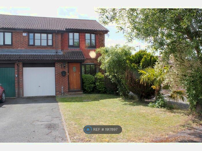 3 Bedroom Semi-Detached House To Rent In Vane Road, Thame, OX9