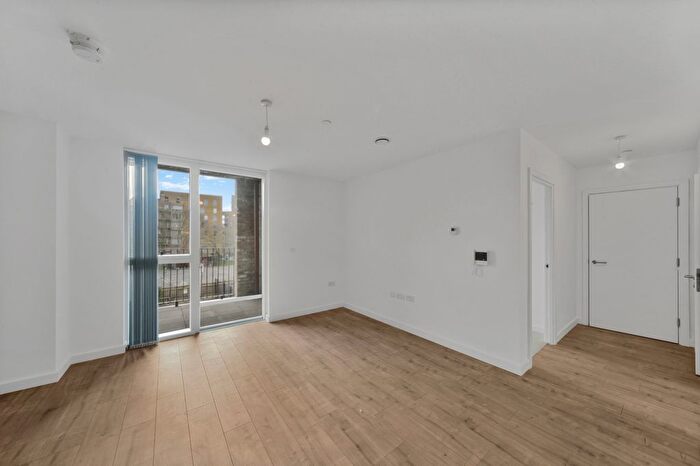 1 Bedroom Flat To Rent In Munton Road, London, SE17