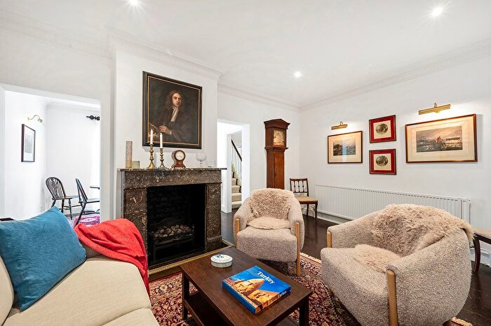 2 Bedroom Flat To Rent In Ann's Close, Knightsbridge, SW1X