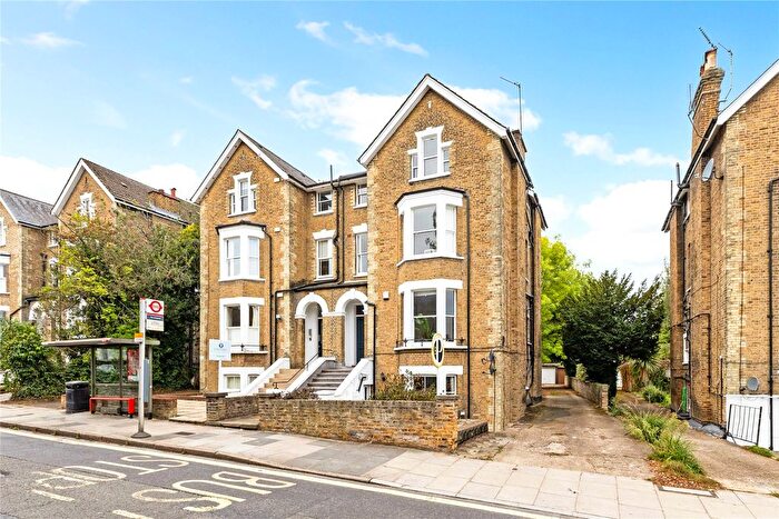2 Bedroom Flat To Rent In Church Road, Richmond, TW10