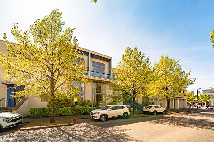 2 Bedroom Apartment For Sale In Harbour Road, Portishead, Bristol, BS20