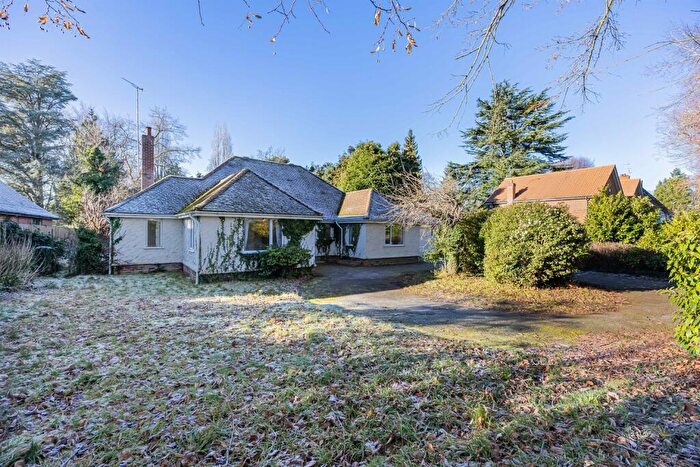 4 Bedroom Detached House For Sale In Conisboro Avenue, Caversham Heights, Reading, RG4