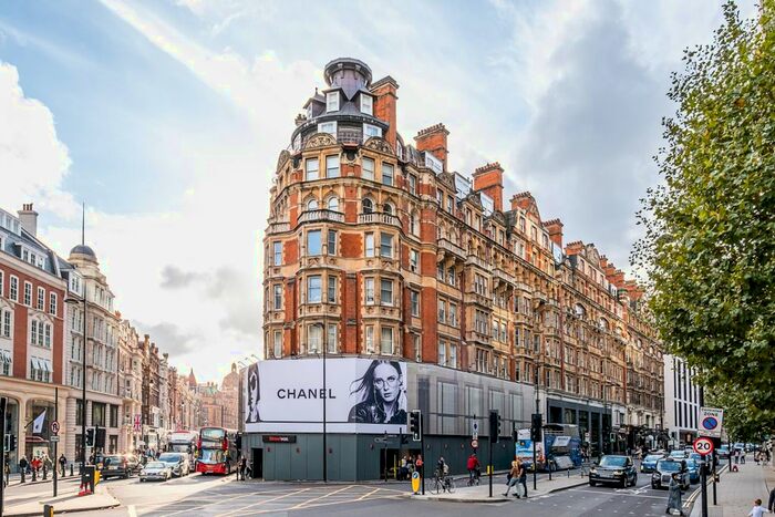 2 Bedroom Flat To Rent In Park Mansions, Knightsbridge, London, SW1X