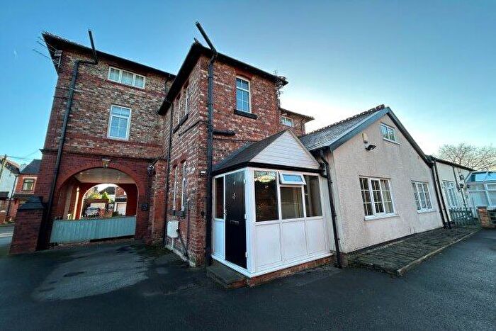 2 Bedroom Flat To Rent In Gilpin Road, Manchester, M41