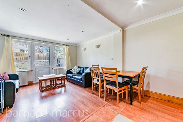 3 Bedroom Flat To Rent In Tooting Bec Road, London, SW17