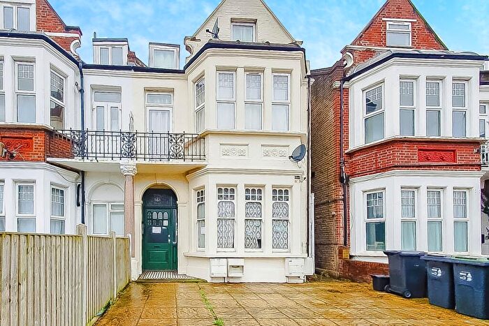 1 Bedroom Flat For Sale In London Road, Thornton Heath, Surrey, CR7