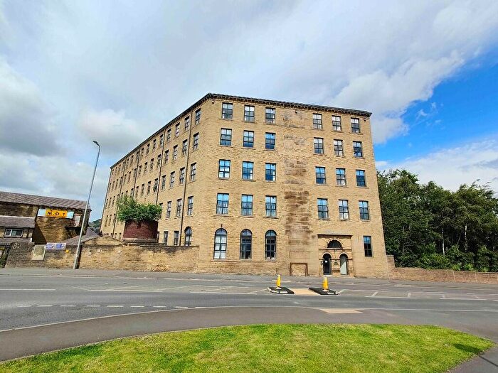 2 Bedroom Apartment For Sale In Apt, Martins Mill, Pellon Lane, Halifax, HX1