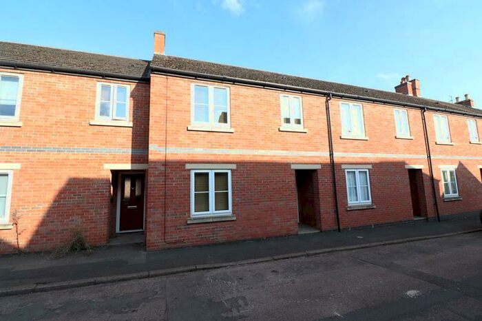 2 Bedroom Terraced House To Rent In Commercial Street, Higham Ferrers, NN10