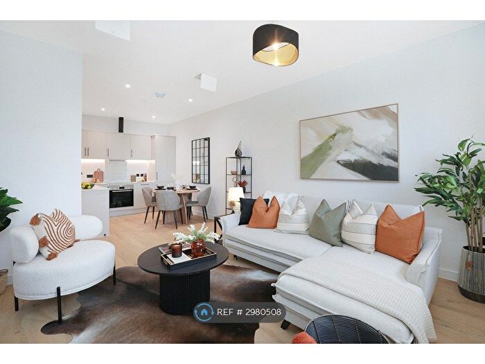 2 Bedroom Flat To Rent In Montpellier Drive, Cheltenham, GL50
