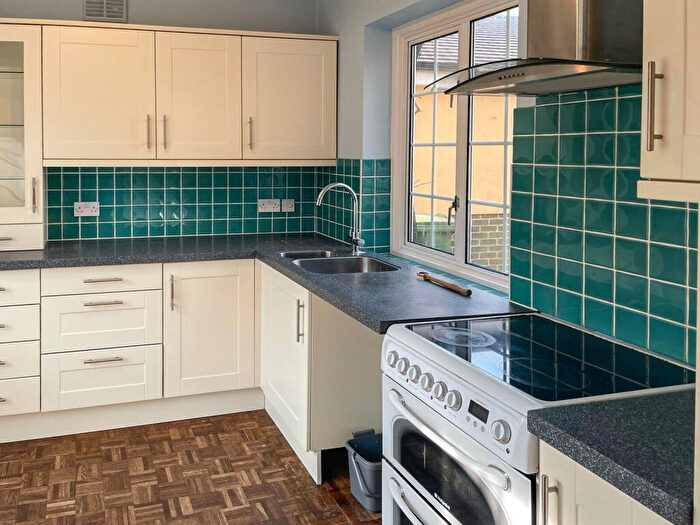 2 Bedroom Detached House To Rent In High View Road, Guildford, Onslow Village, Guildford, GU2