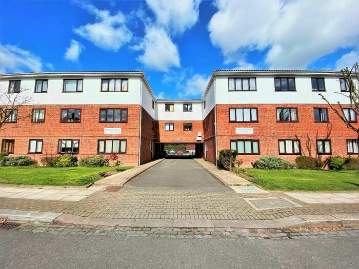 Studio To Rent In Leicester Road, New Barnet, EN5