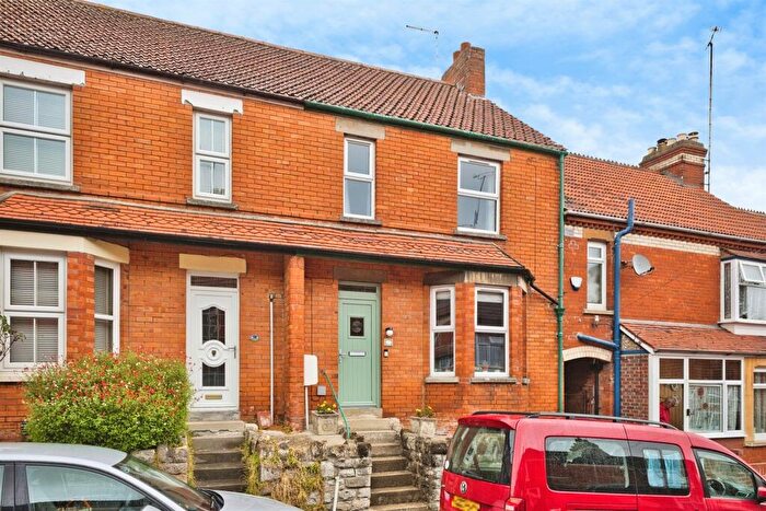 2 Bedroom Terraced House For Sale In King Street, Yeovil, BA21