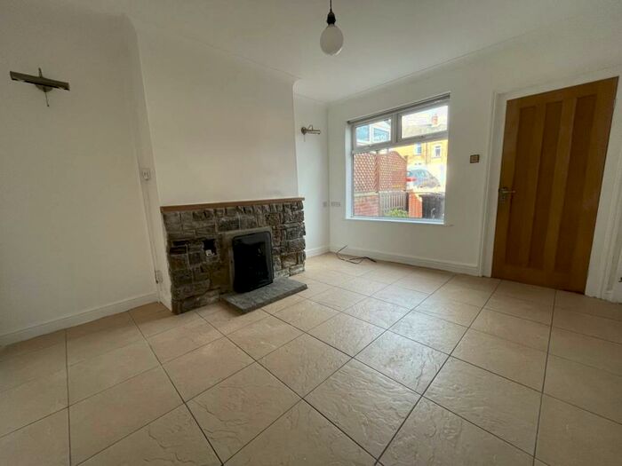 3 Bedroom House To Rent In Garden Grove, Hemingfield, Barnsley, S73