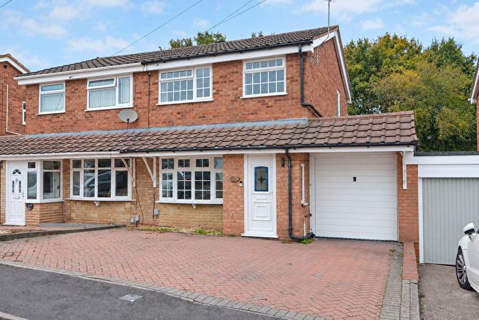 3 Bedroom Semi Detached House For Sale In Linden Avenue, Burntwood, WS7