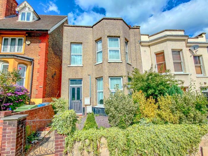 1 Bedroom Flat To Rent In Burrage Road, Plumstead, SE18