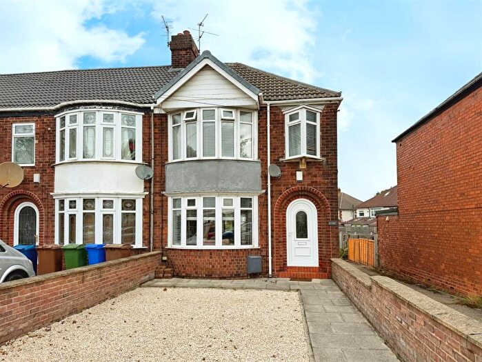 3 Bedroom End Of Terrace House For Sale In Kingston Road, Willerby, Hull, HU10