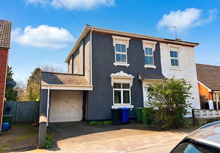 3 Bedroom Semi Detached House For Sale In Highfield Road, Halesowen, West Midlands, B63