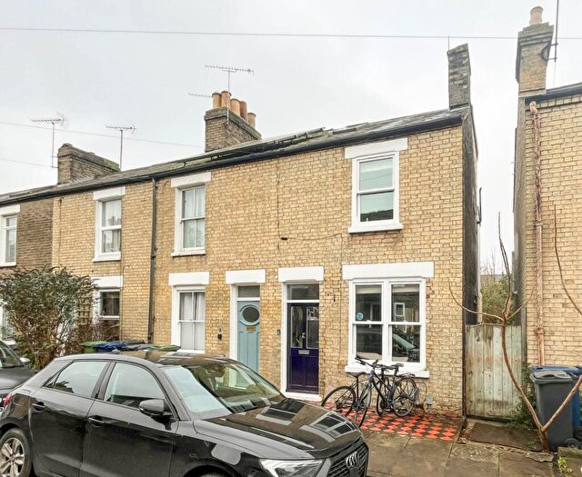 3 Bedroom End Of Terrace House For Sale In Stone Terrace, Cambridge, CB1