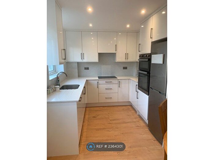 4 Bedroom Semi-Detached House To Rent In St Stephens Road, Ealing, W13