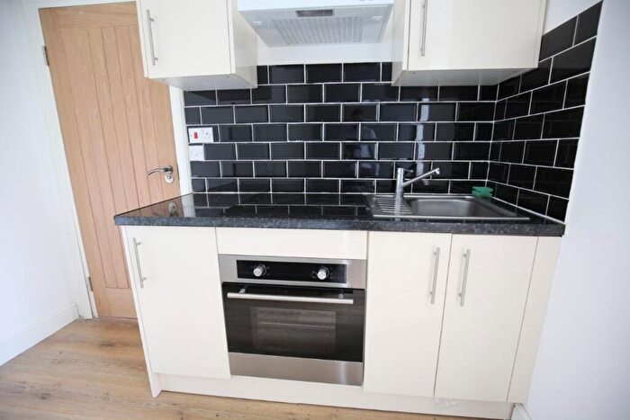 Studio To Rent In Seven Sisters Road, London, N15