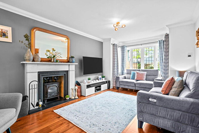 5 Bedroom Detached House For Sale In Lincolns Mead, Lingfield, RH7