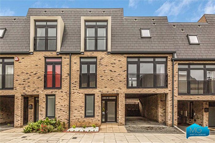 4 Bedroom Terraced House To Rent In Helios Way, Barnet, Hertfordshire, EN5