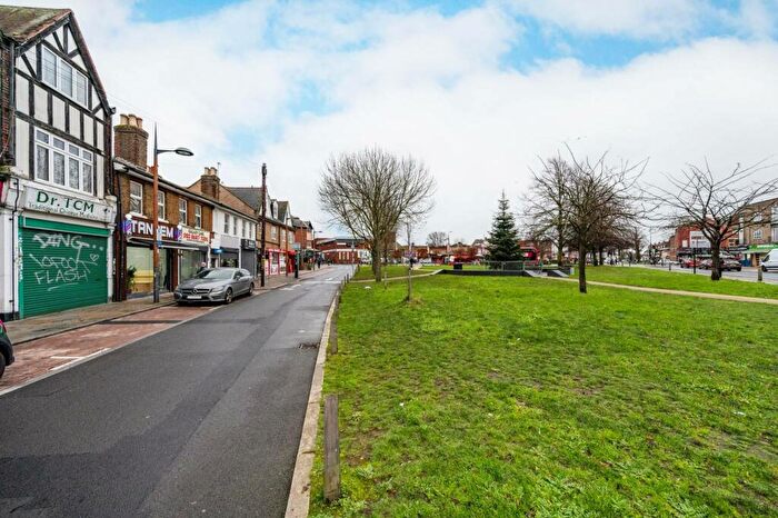 1 Bedroom Flat To Rent In Upper Green West, Mitcham, CR4