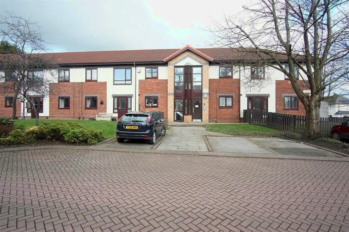 1 Bedroom Flat To Rent In Wharfedale Court, Seacroft, Leeds, LS14