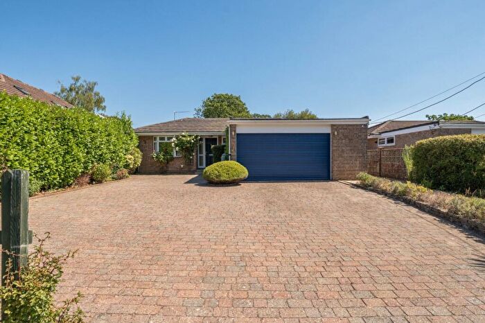 3 Bedroom Bungalow For Sale In Pitmore Road, Allbrook, Hampshire, Hampshire, SO50