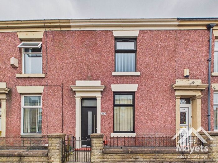 4 Bedroom Terraced House To Rent In Accrington Road, Blackburn. Lancs., BB1