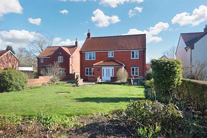 6 Bedroom Detached House For Sale In The Street, North Lopham, Diss, IP22