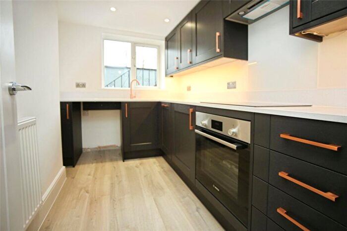 2 Bedroom Apartment To Rent In Hales Road, Cheltenham, Gloucestershire, GL52