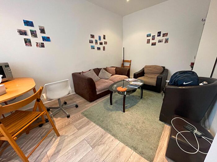 3 Bedroom Flat To Rent In Criterion Mews, London, N19