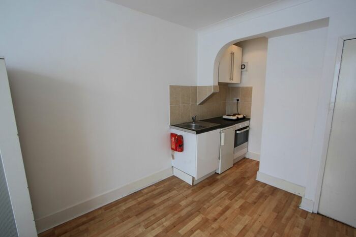 Studio To Rent In Mersham Road, Thornton Heath, CR7