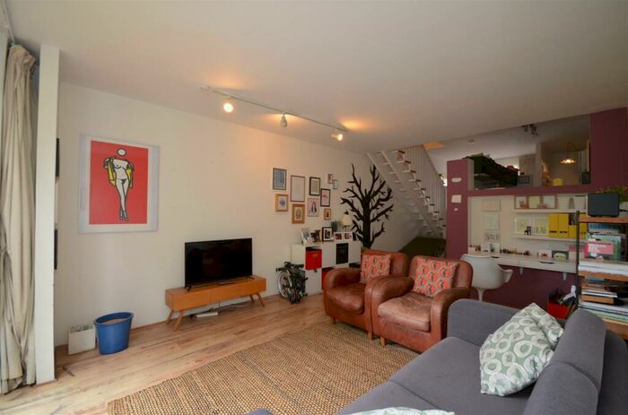 2 Bedroom Maisonette To Rent In Crescent Road, N8