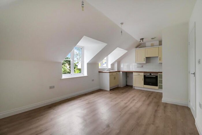 2 Bedroom Flat For Sale In School Meadow, Guildford, GU2
