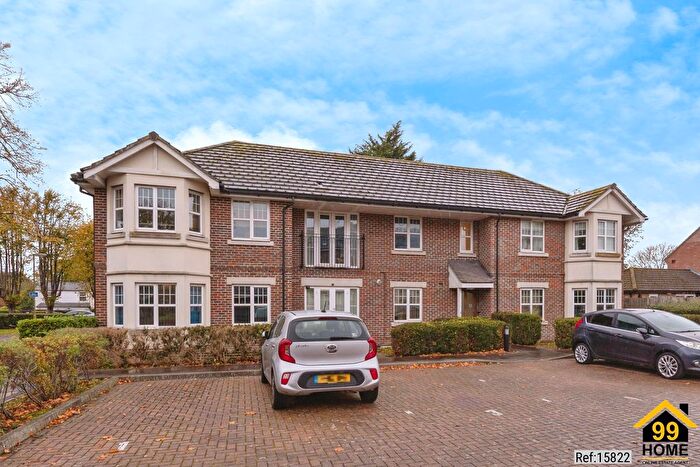 2 Bedroom Flat For Sale In Quinton Fields, Emsworth, Hampshire, PO10