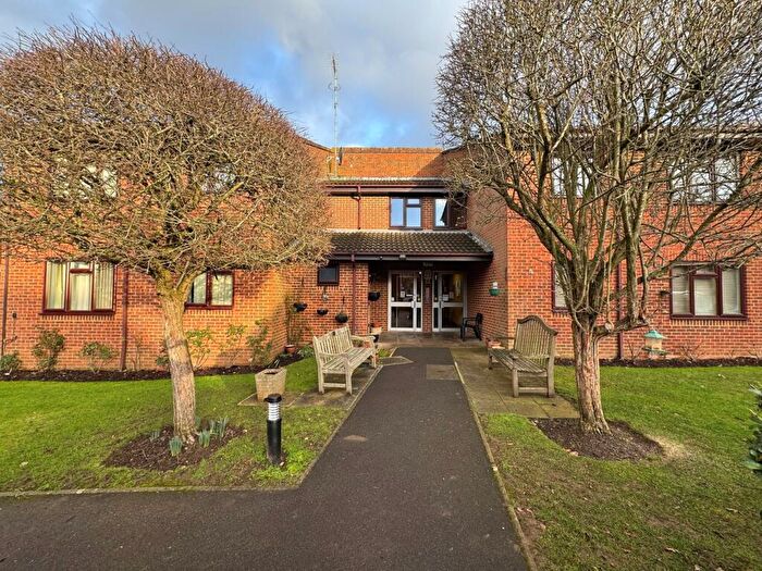 1 Bedroom Retirement Property For Sale In Tarragon Drive, Guildford, GU2