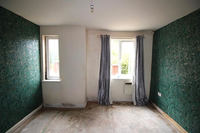 2 Bedroom Flat For Sale In Bankfield Street, Manchester, M9