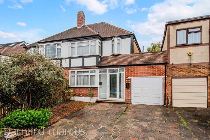 3 Bedroom Semi Detached House For Sale In Somerset Close, New Malden, KT3