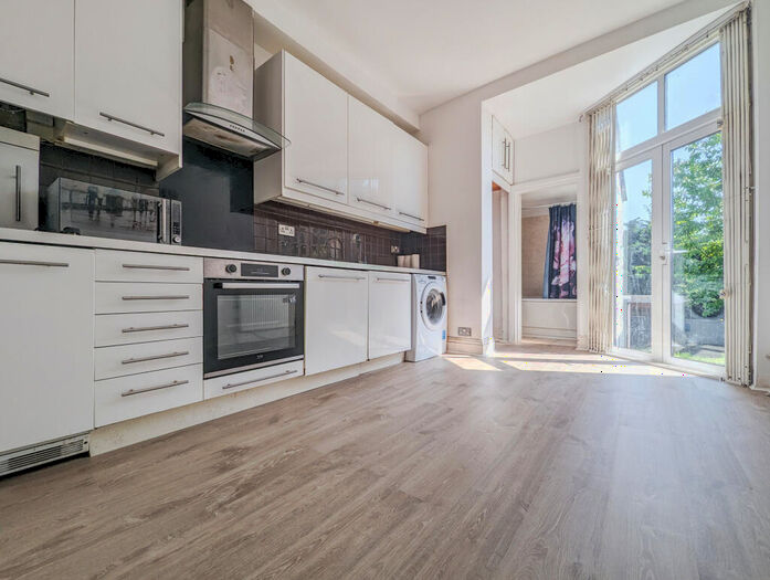 2 Bedroom Flat To Rent In Sevington Road, Hendon, London, NW4