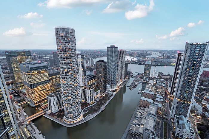 2 Bedroom Flat For Sale In Marsh Wall, London, E14