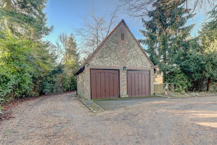 2 Bedroom Apartment For Sale In Wycombe Road, Prestwood, Great Missenden, HP16