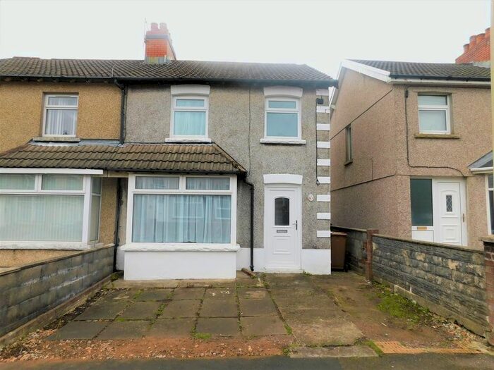 3 Bedroom Semi-Detached House To Rent In Derwendeg Avenue, Cefn Hengoed, Hengoed CF82