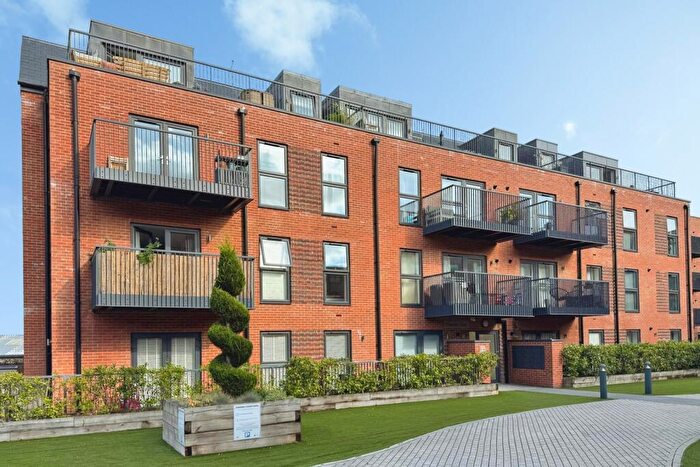 2 Bedroom Flat For Sale In Station Road, Hook, Hampshire, RG27