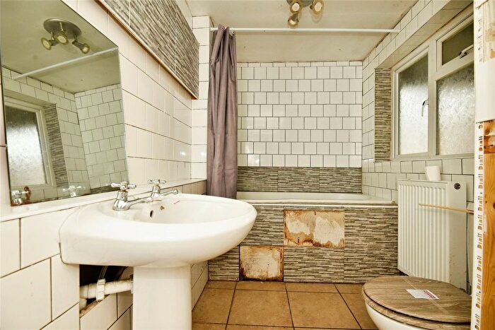 3 Bedroom Terraced House For Sale In Trafalgar Street, Gillingham, Kent, ME7