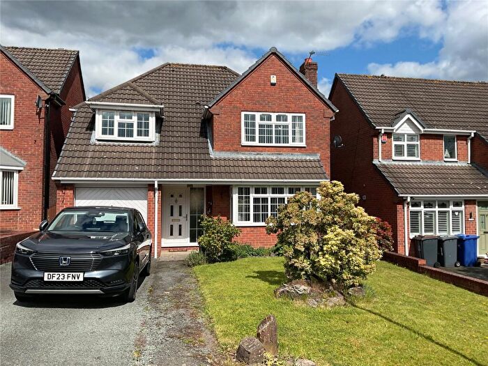 4 Bedroom Detached House For Sale In Willotts Hill Road, Newcastle, Staffordshire, ST5